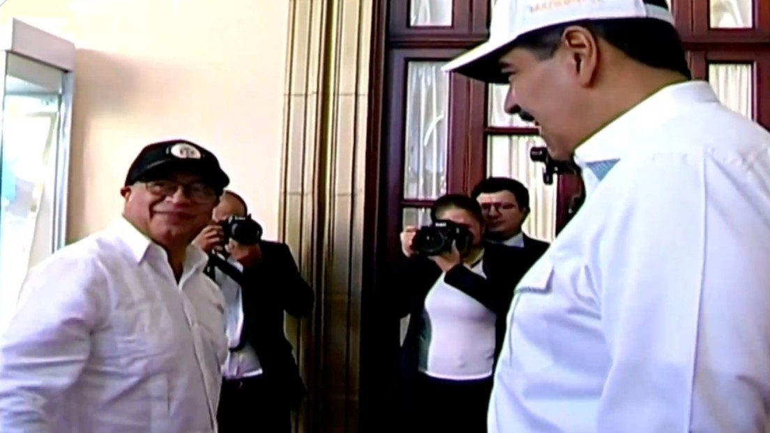 Maduro recibe a Petro en Caracas
