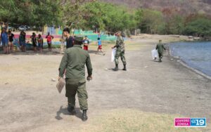 Realizan jornada de limpieza en la Laguna de Xiloá, Managua
