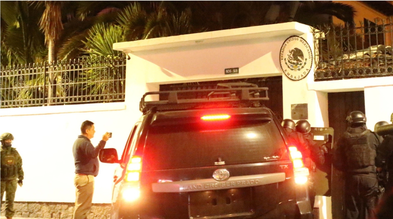 Petro sobre incursión a embajada en Quito: “Se ha roto la soberanía de México en Ecuador”