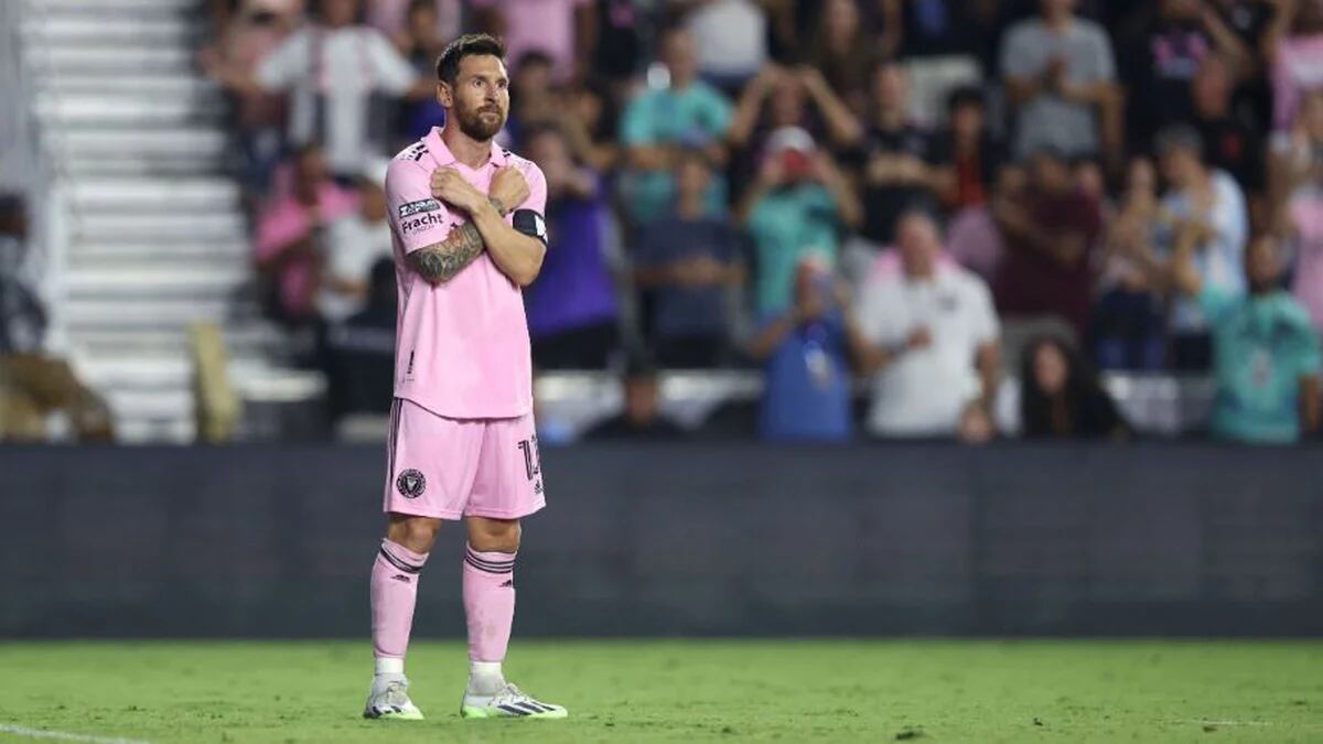Messi sorprendió a un grupo de fanáticos a la salida del predio de Inter Miami: el gesto de Antonela que facilitó el encuentro