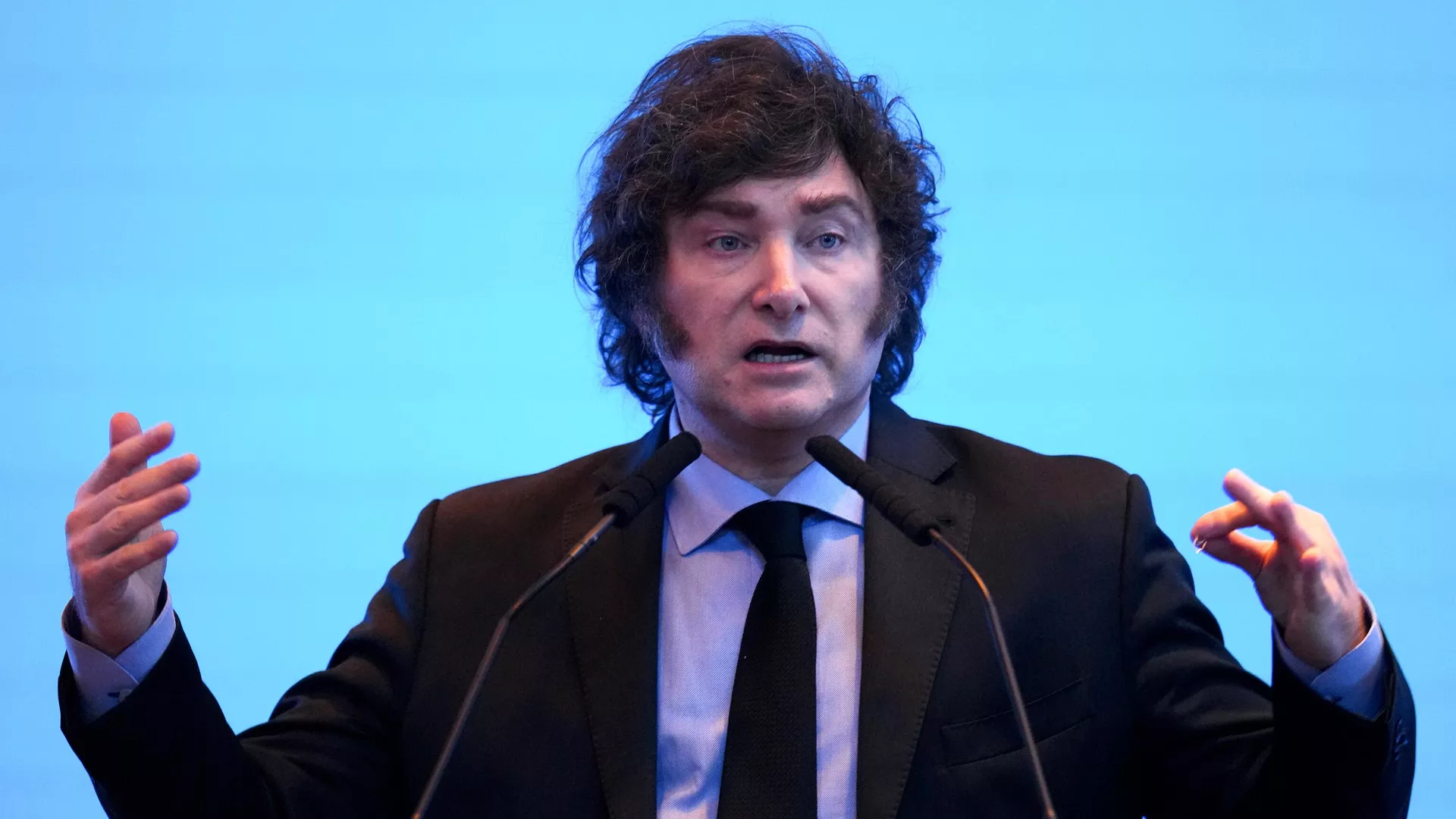 El gobierno de Argentina cesa a 15.000 personas de la administración pública nacional