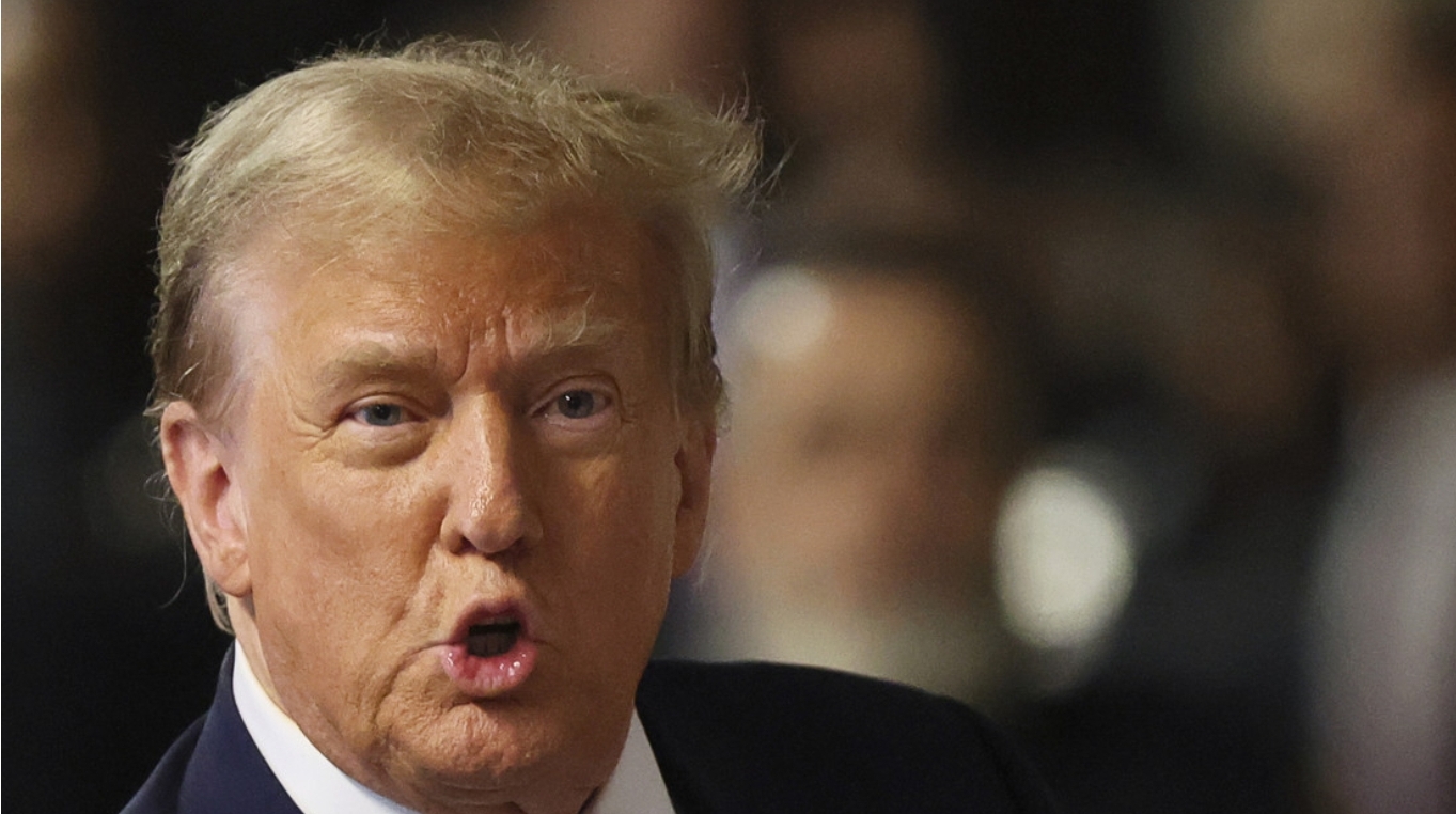 Trump gastó en maro $4.9 millones en abogados