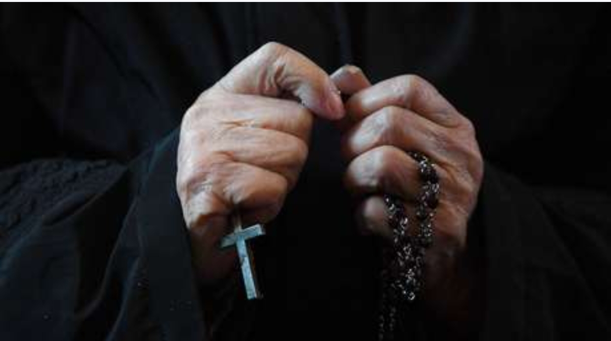Gobierno español aprueba un plan para reparar a víctimas de abusos sexuales en la Iglesia católica
