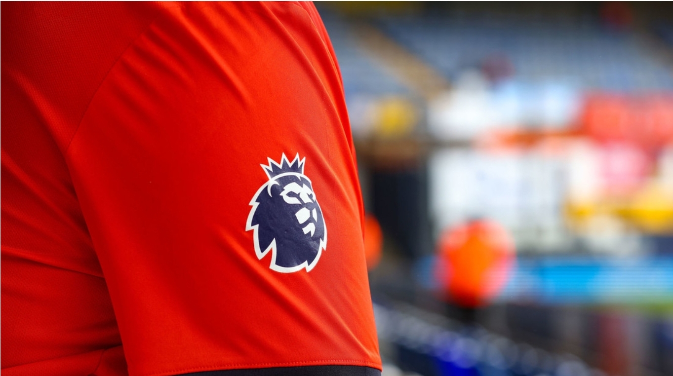 Reportan la detención de dos futbolistas de la Premier League por violación