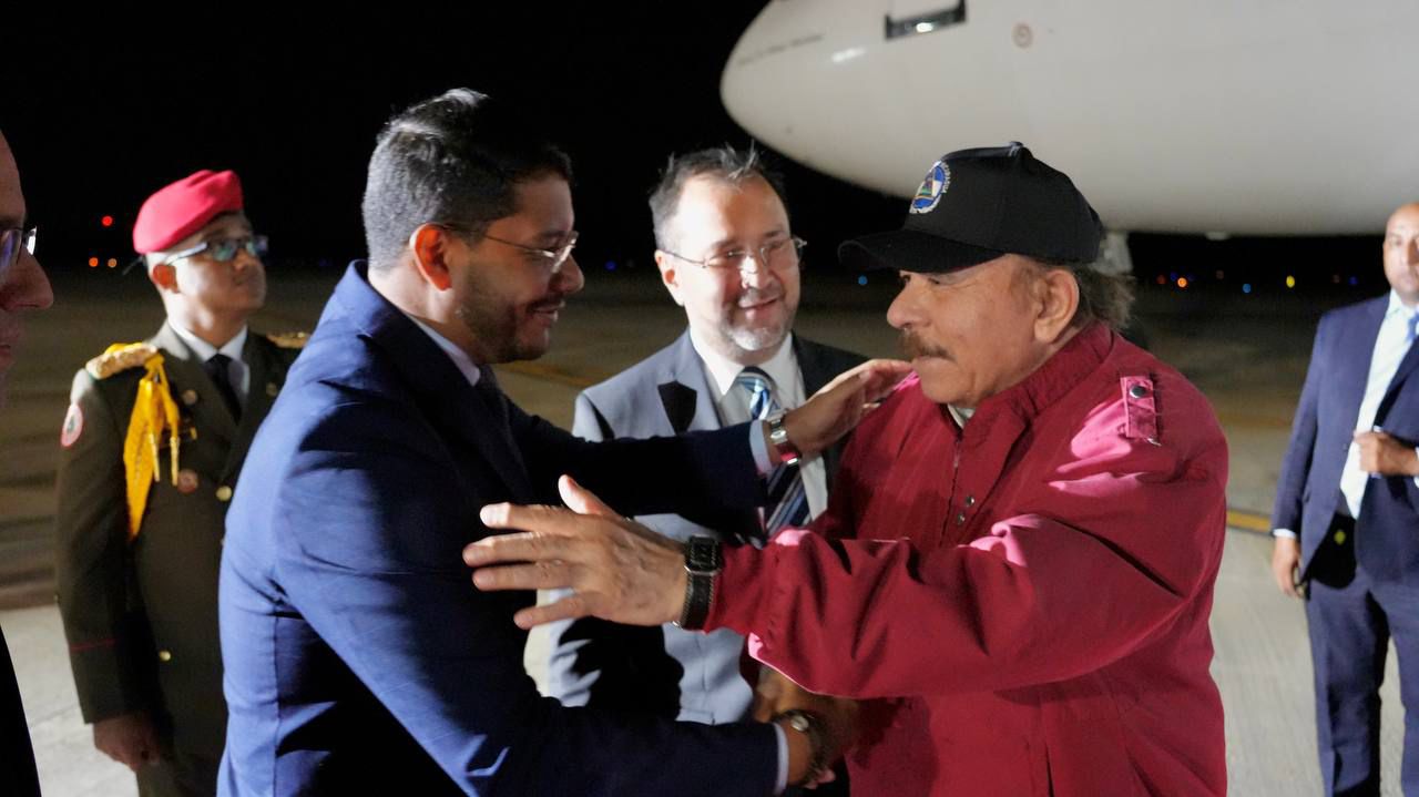 Presidente de Nicaragua Comandante Daniel Ortega llega a Venezuela