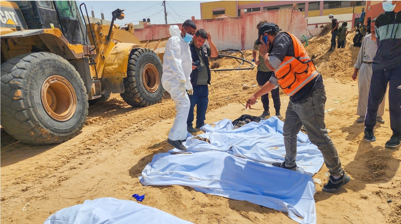 “Creemos que los enterraron vivos”: afloran escalofriantes detalles sobre fosas comunes en Gaza
