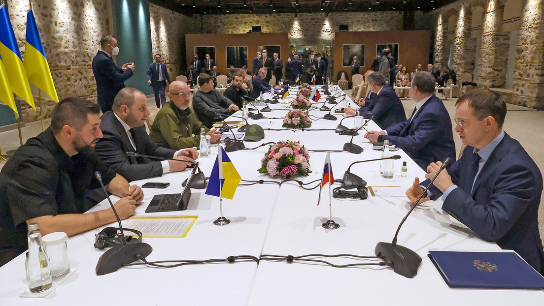 Representante ruso revela detalles de las negociaciones con Ucrania en 2022