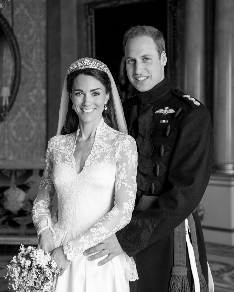 Guillermo y Kate celebran su aniversario más agridulce publicando una fotografía inédita de su boda