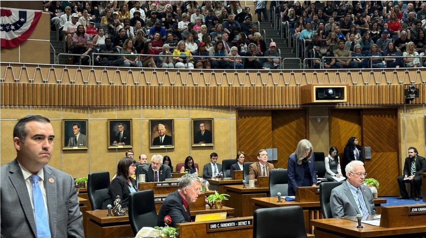 El Senado de Arizona aprueba derogar una ley de 1864 que prohíbe el aborto
