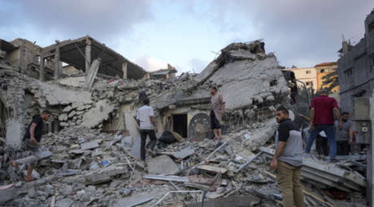 ONU: Al menos 10.000 palestinos están enterrados bajo los escombros en Gaza