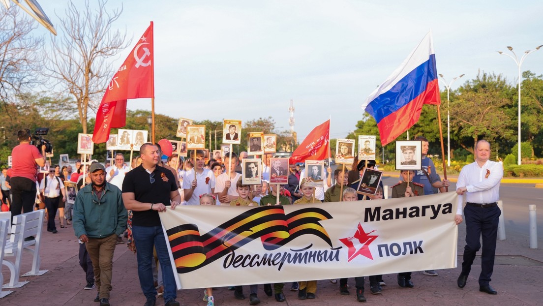 Nicaragua celebra la marcha del Regimiento Inmortal