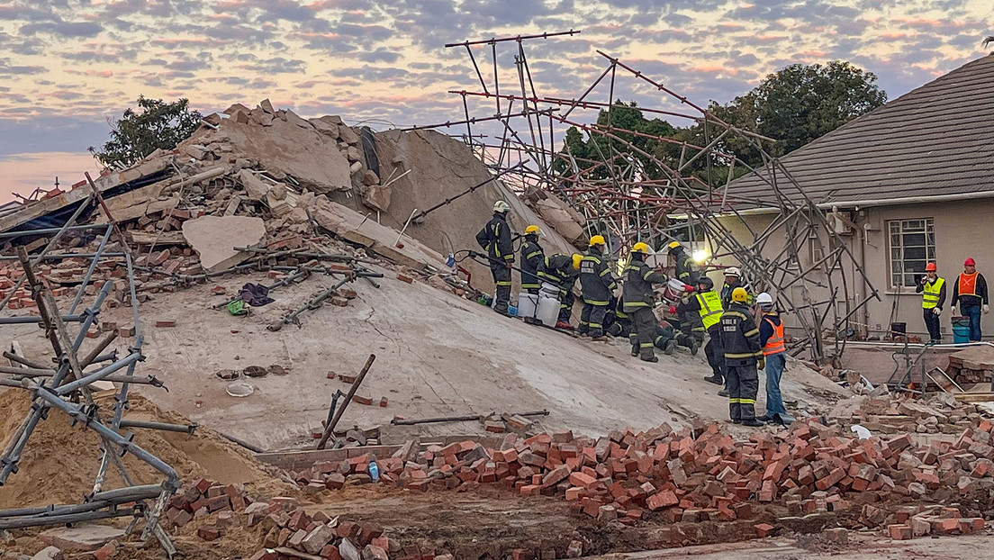 “Milagro”: Rescatan a un hombre casi 5 días después de derrumbarse un edificio