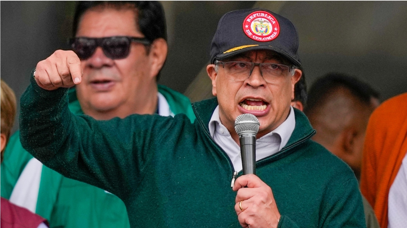 El ELN acusa a Petro de recibir dinero de extorsiones cuando era guerrillero