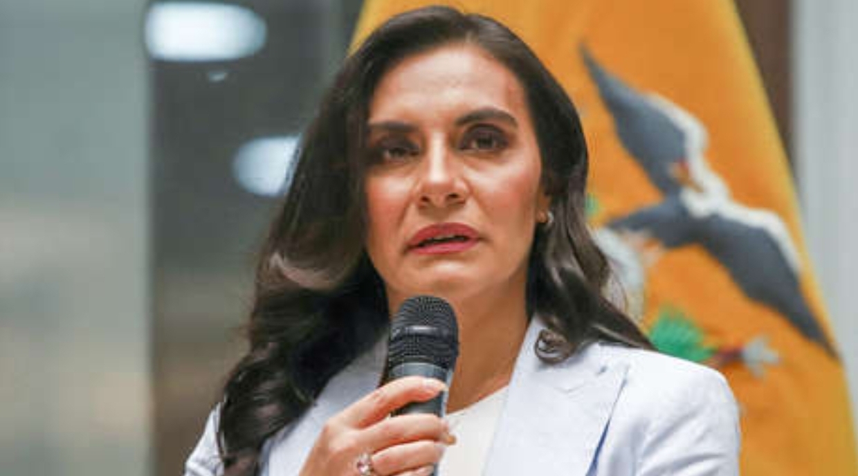 “Quieren destituirme”: vicepresidenta de Ecuador acusa a Noboa de “abuso de poder”