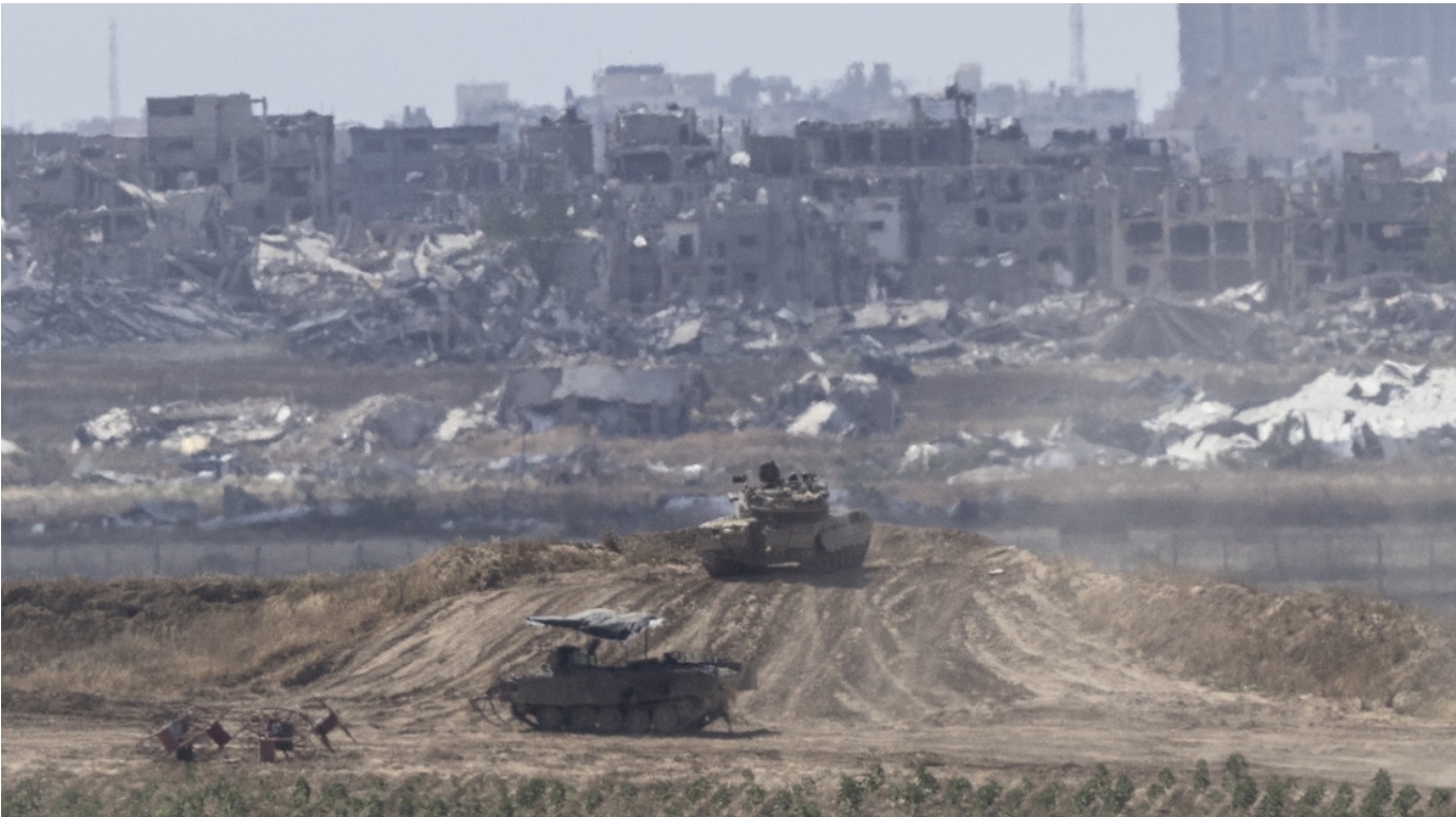 Casi medio millón de palestinos huyen de Rafa ante el avance de los tanques israelíes