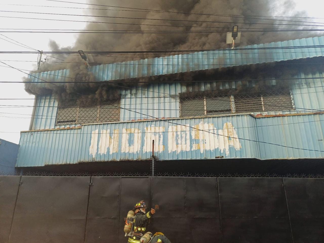 Incendio deja cuantiosos daños materiales en Managua