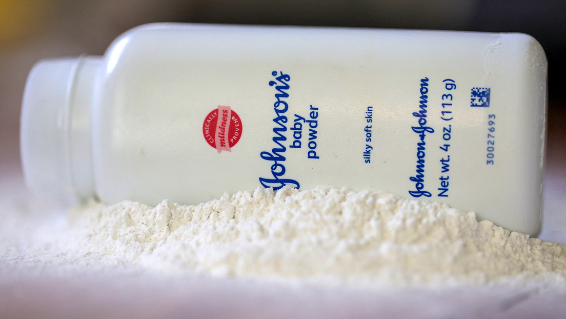 Demandan a Johnson & Johnson por fraude en las demandas por cáncer