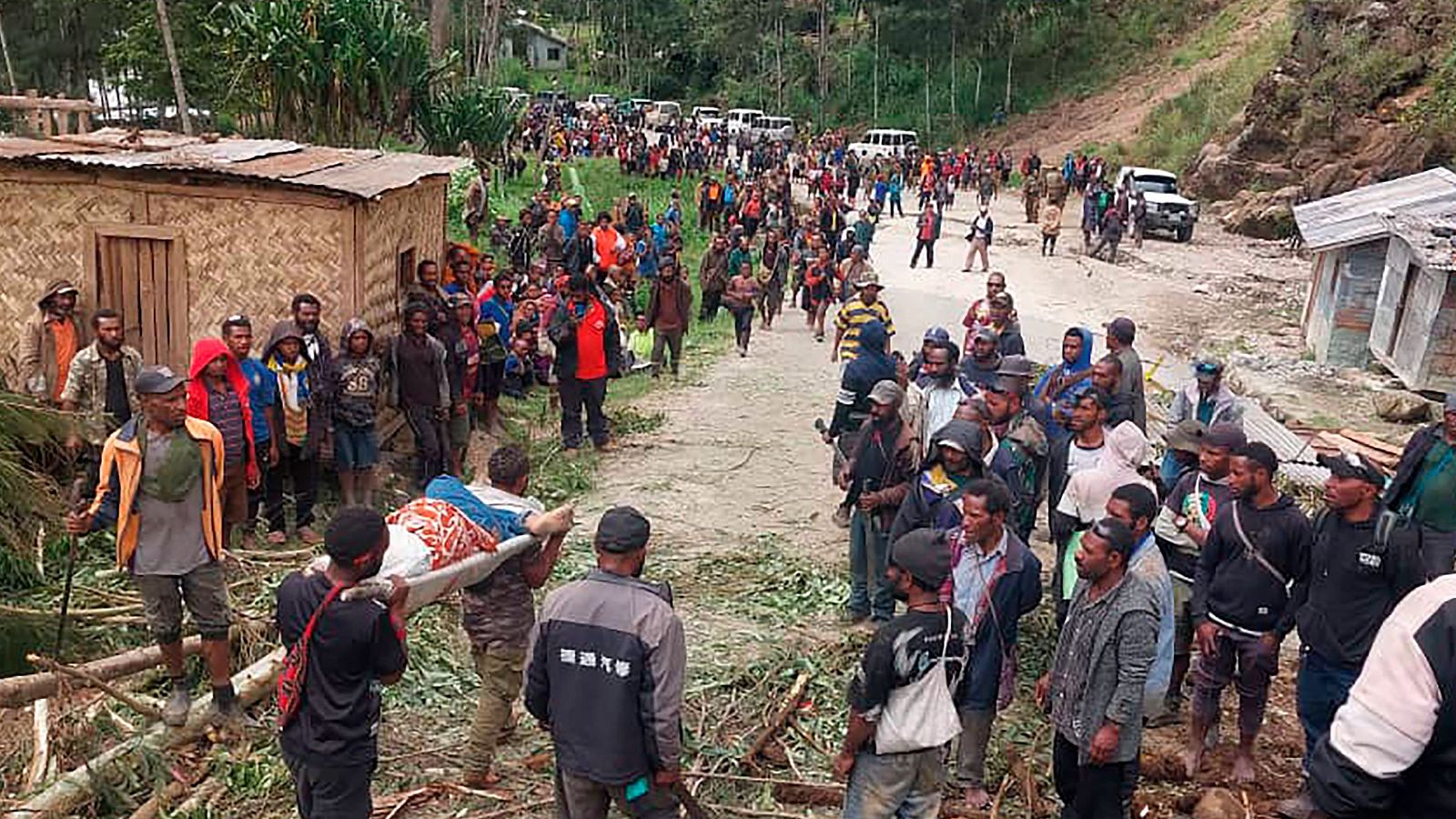 Más de 300 personas sepultadas por un deslave en Papúa Nueva Guinea