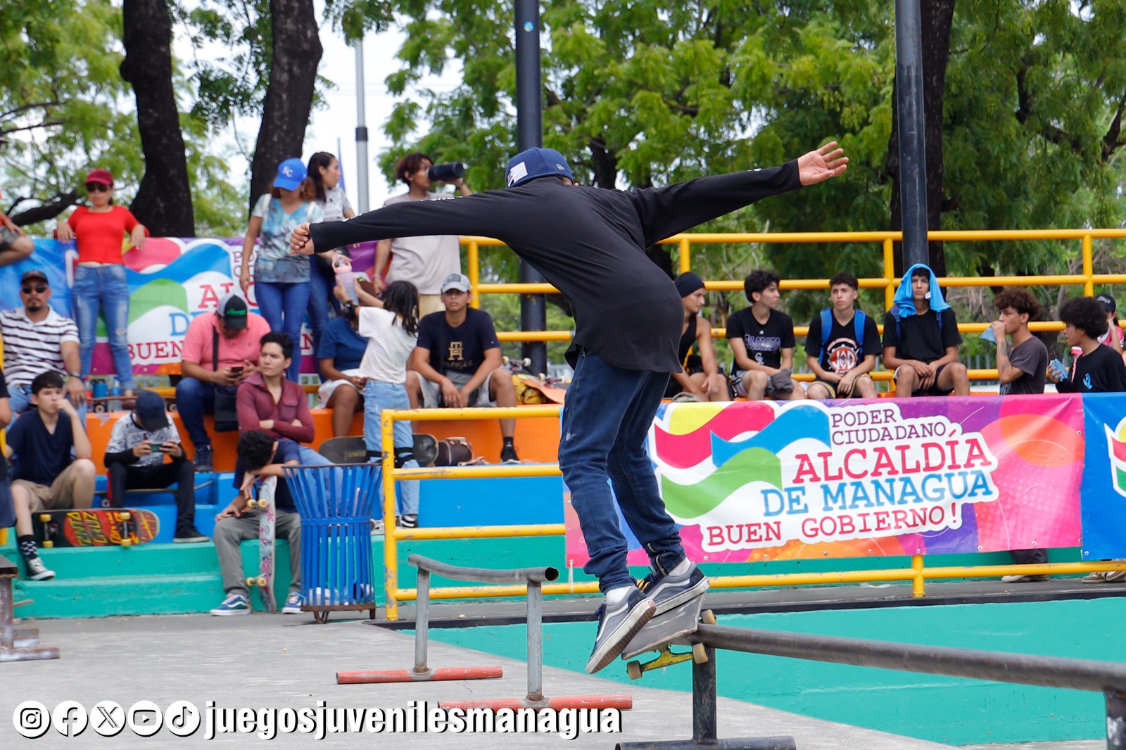 Realizan competencia de skateboarding en el Parque Luis Alfonso Velásquez Flores