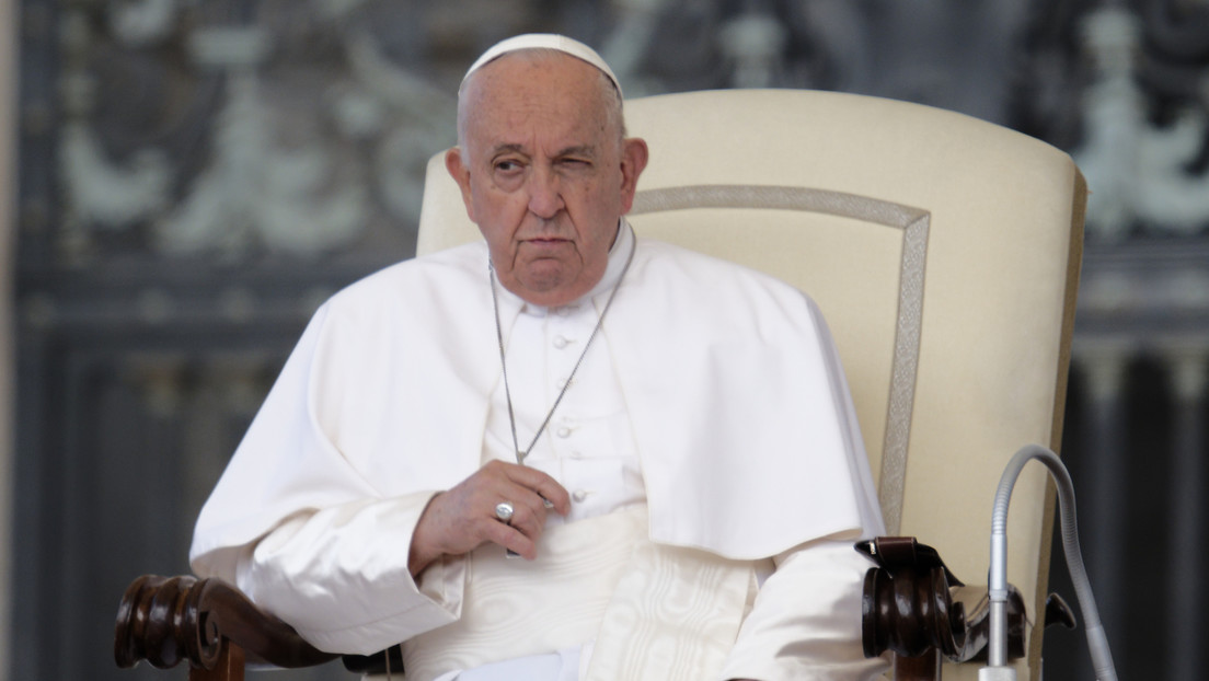 El Papa se disculpa por su comentario sobre “demasiada mariconería”