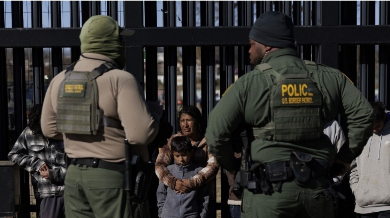 EEUU estaría considerando remitir migrantes de Latinoamérica a Grecia e Italia