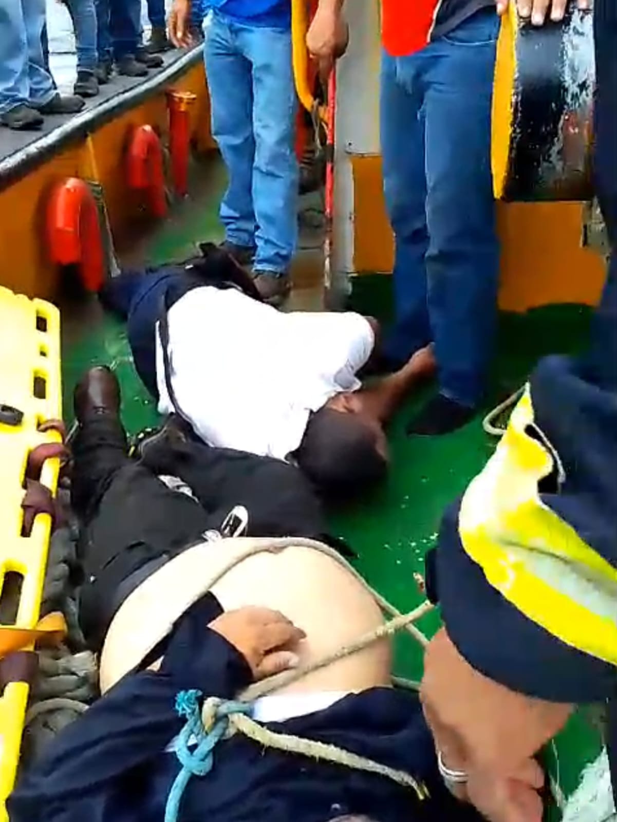 Dos muertos y una persona desaparecida tras vuelco de embarcación en Puerto Sandino