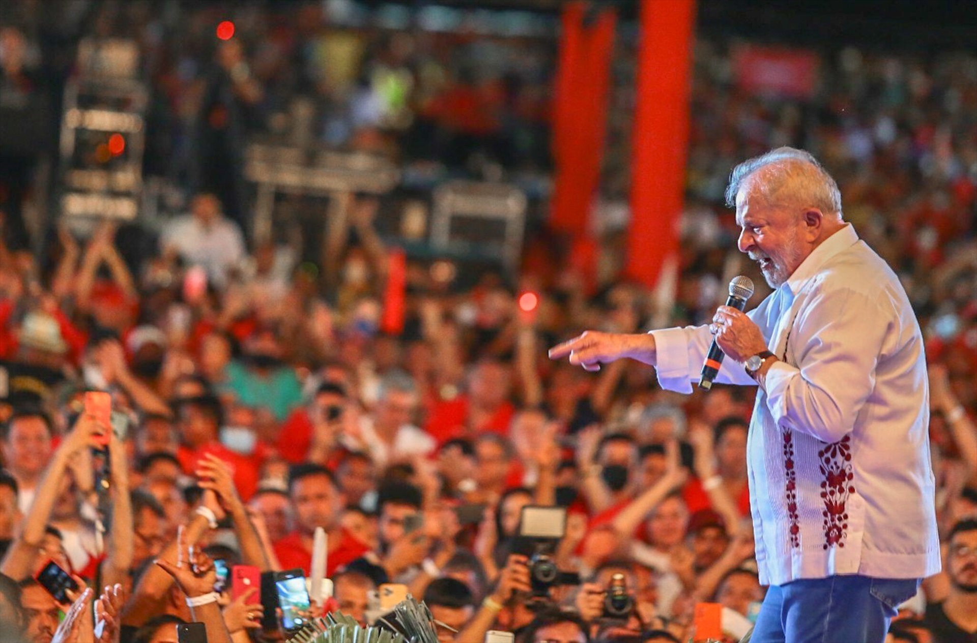 Lula dice que podría buscar la reelección para evitar que “los trogloditas vuelvan a gobernar”