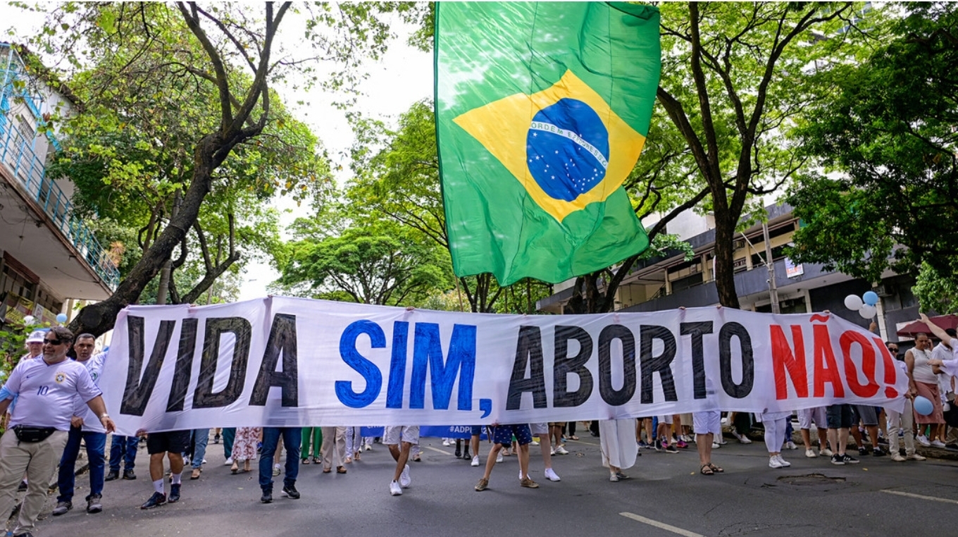 Lula se muestra indignado por el proyecto de ley que equipara el aborto al homicidio