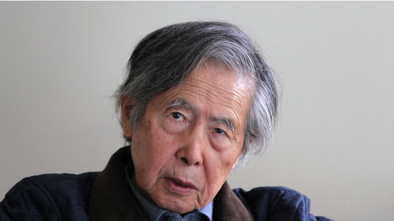 Alberto Fujimori se inscribe en un partido y eleva las especulaciones sobre su posible candidatura