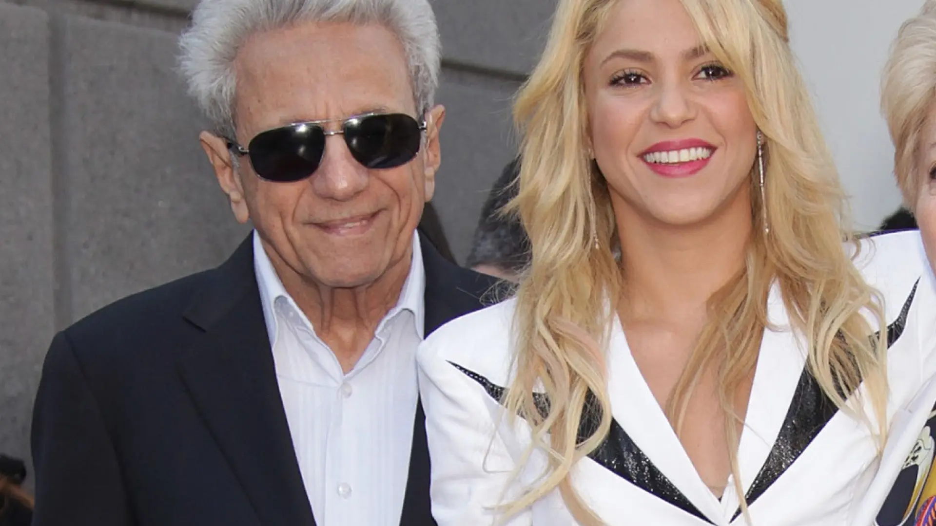 Shakira revela el estado de salud de su padre tras viajar de urgencia a Colombia
