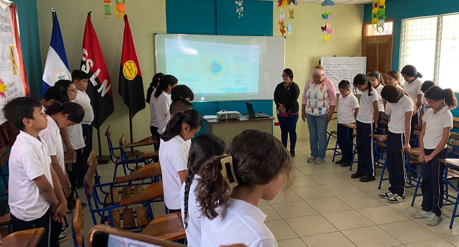 Presentan la Nueva Estrategia Nacional de Educación en el colegio Barrilete de Colores