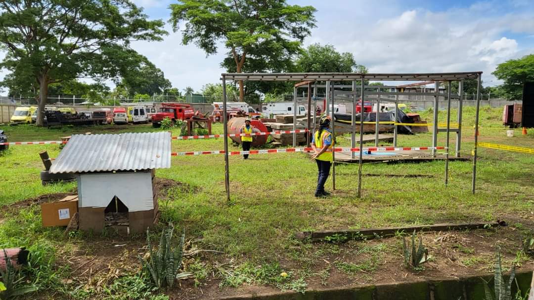 Bomberos demuestran habilidades y destrezas para combatir incendios