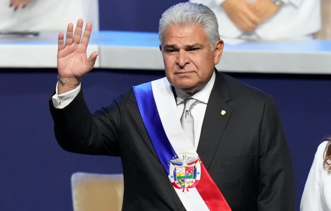 José Mulino asume la presidencia de Panamá