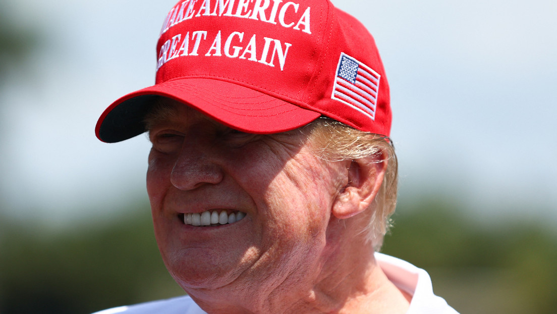 “Montón de mierda arruinado”: Trump asegura que Biden abandonará la campaña