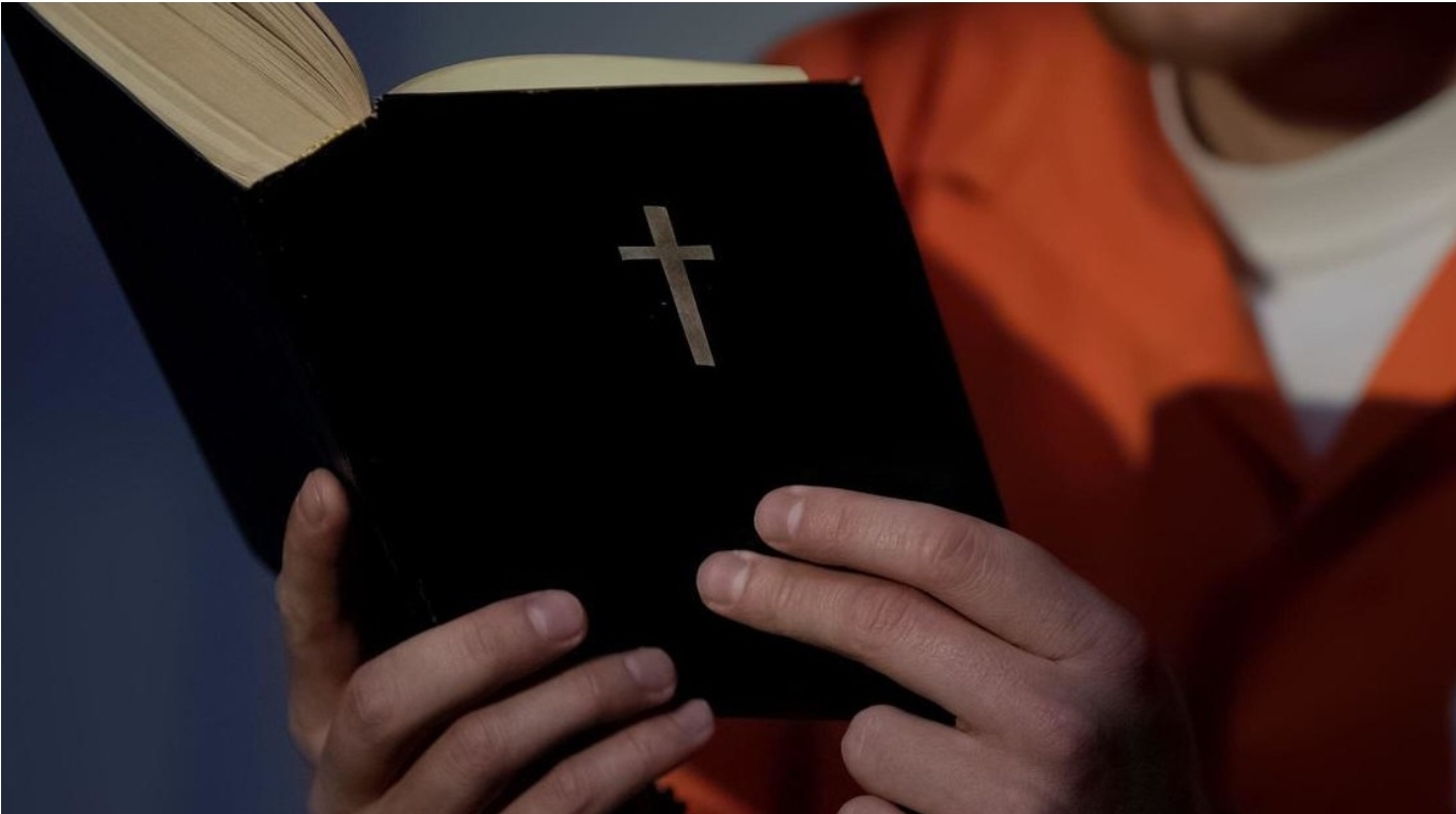 Pastor de una megaiglesia acusado de pedofilia culpa a su víctima de 12 años por conducta “inapropiada”
