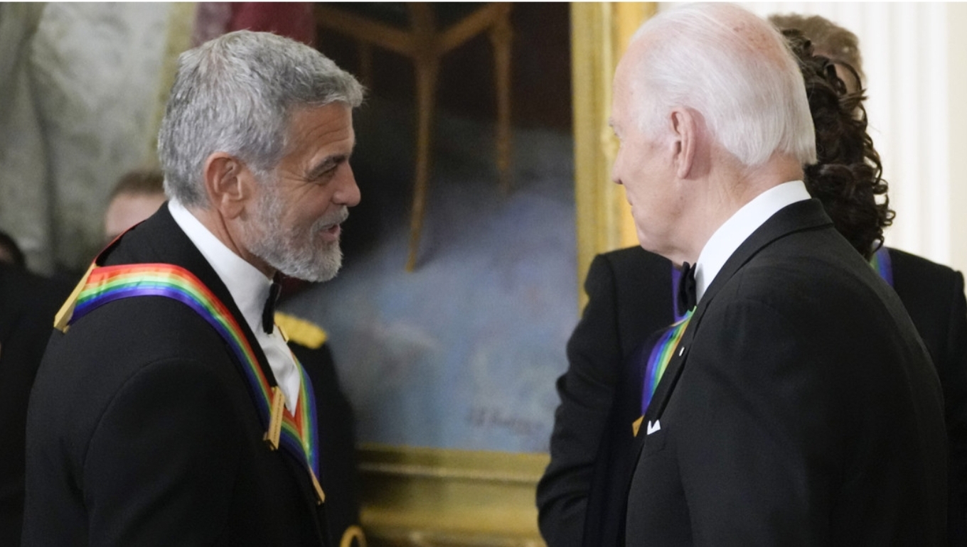 George Clooney insta a Biden a retirar su candidatura: “No vamos a ganar con este presidente”