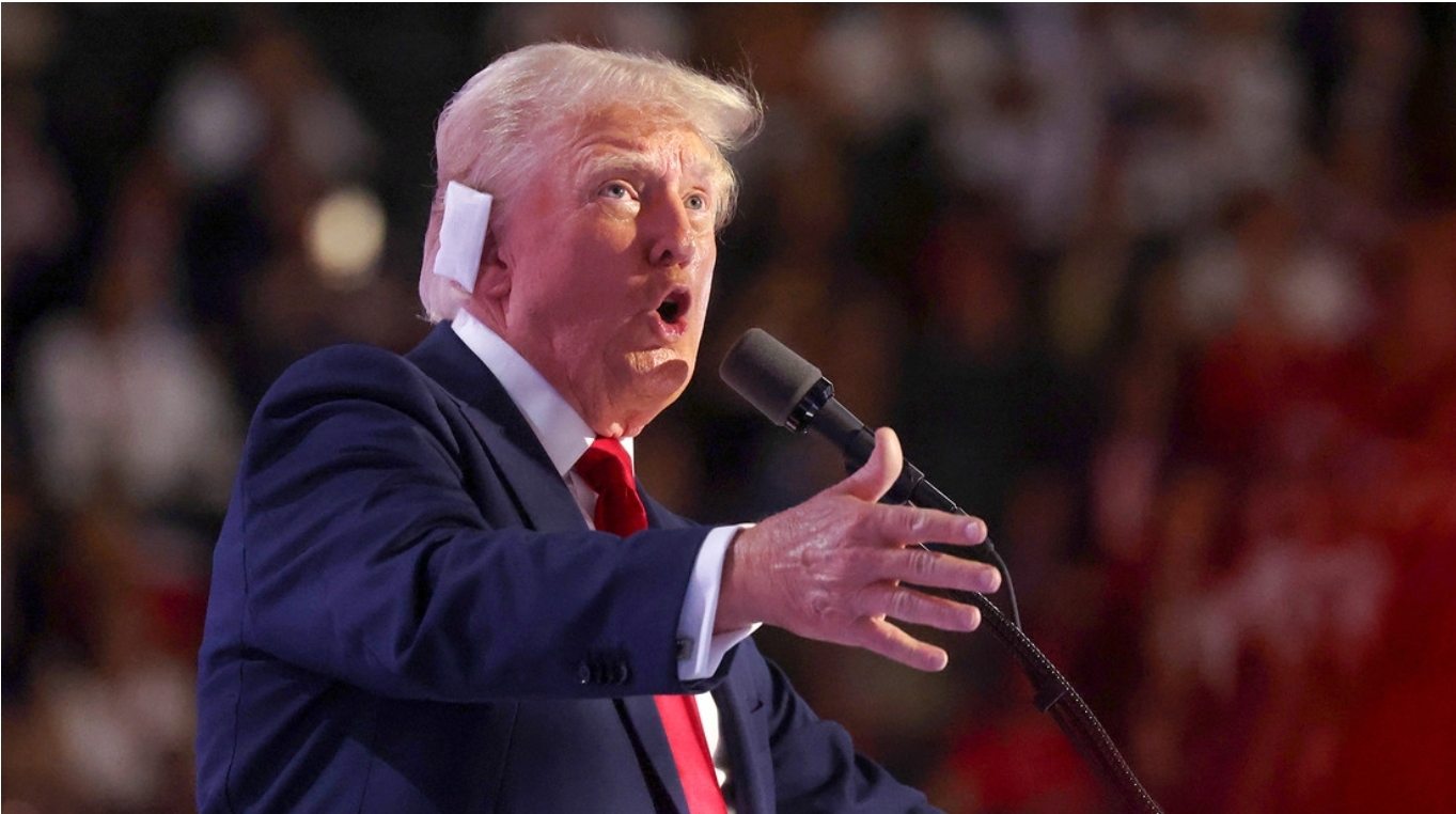 Trump acusa a Bukele de enviar criminales a EEUU y mentir al respecto