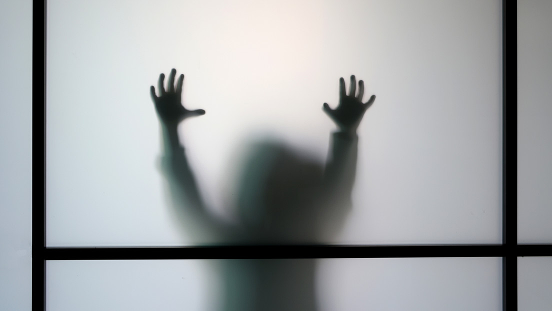 Niña de 12 años asfixia a su prima de 8, tras discutir por un iPhone
