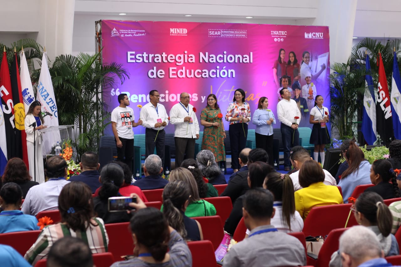 Celebran congreso nacional en homenaje a los héroes y mártires del 23 de julio