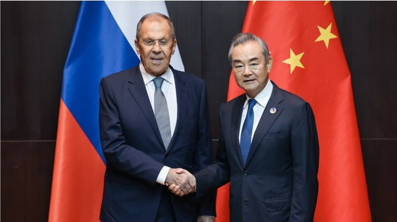Lavrov y Wang Yi abordan la creación de “una nueva arquitectura de seguridad” en Eurasia