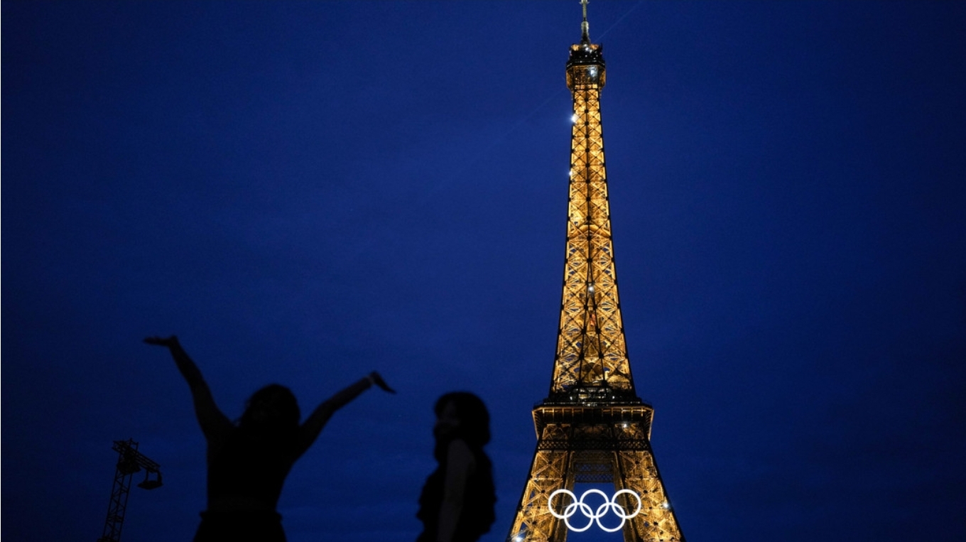 Escándalo en los JJOO de París por una atleta que no podrá asistir a la inauguración con hiyab