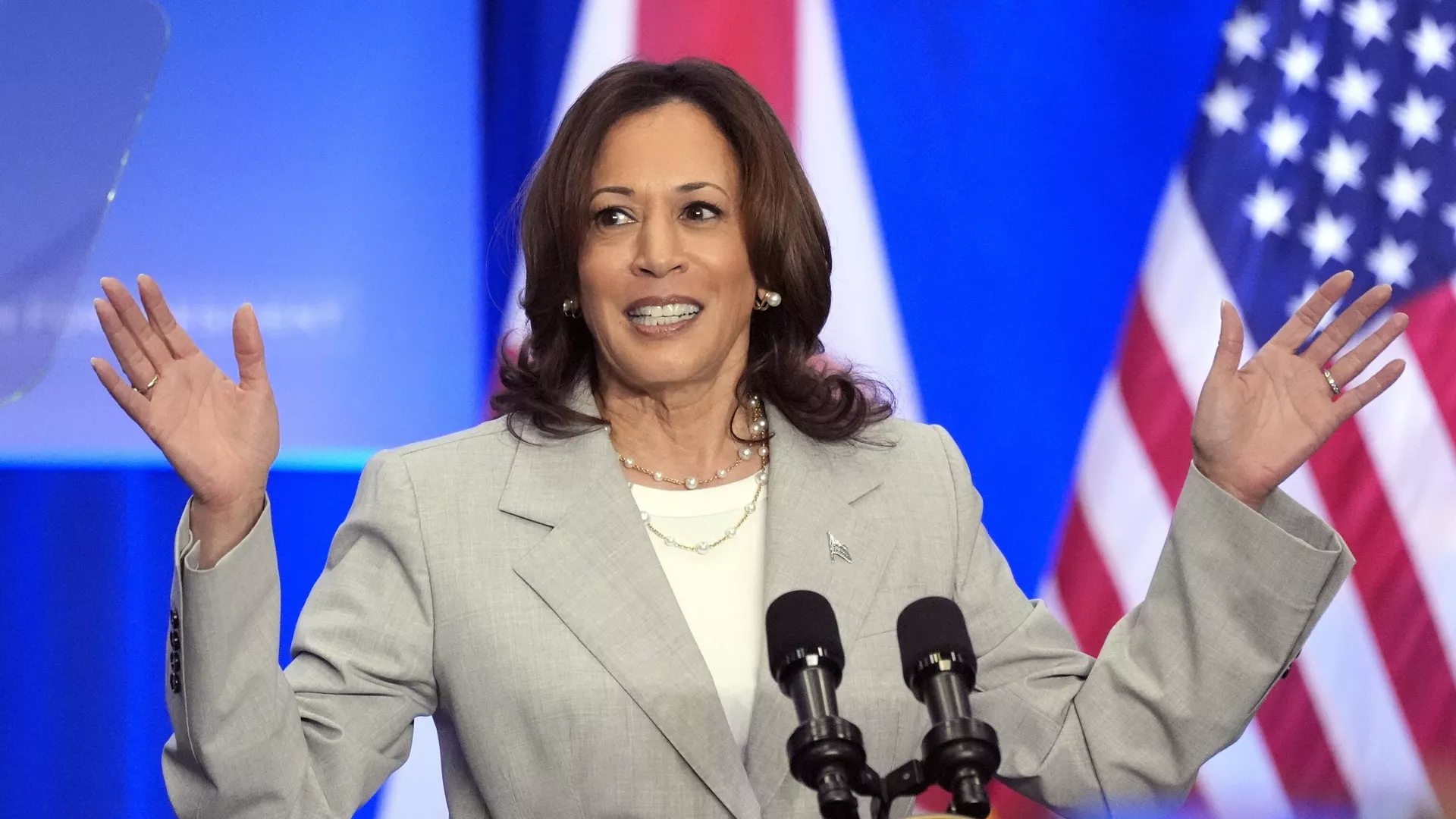 Harris casi iguala a Trump en los sondeos preelectorales