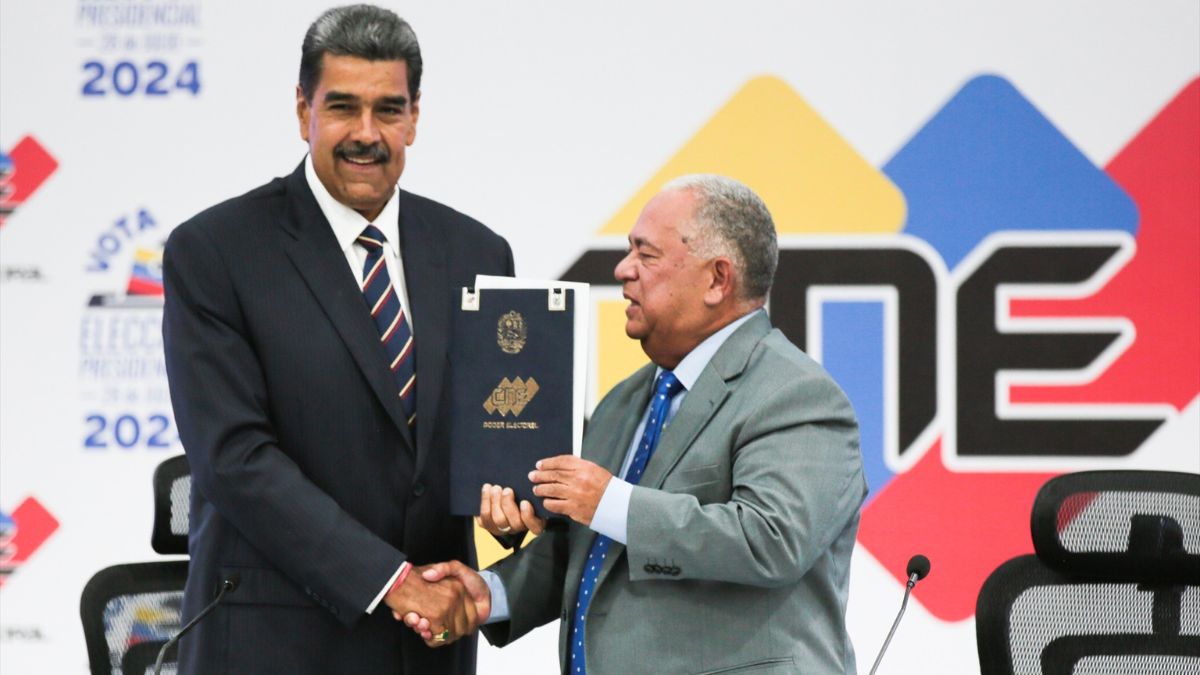 Maduro a Washington: “EEUU debe sacar sus narices de Venezuela”