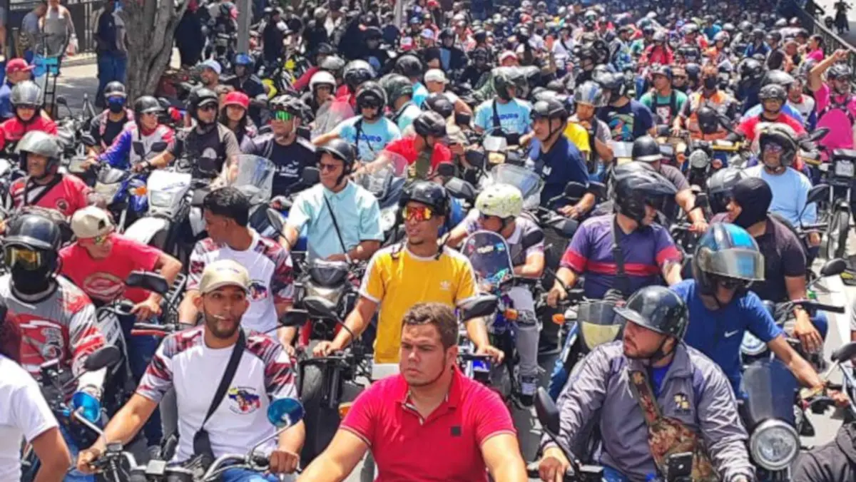 Pueblo venezolano sale masivamente a las calles para defender el triunfo de Nicolás Maduro