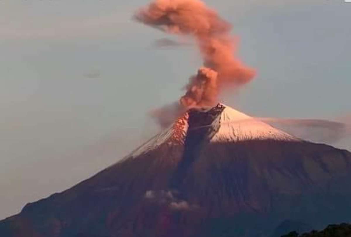 Volcán Sangay en Ecuador mantiene actividad eruptiva