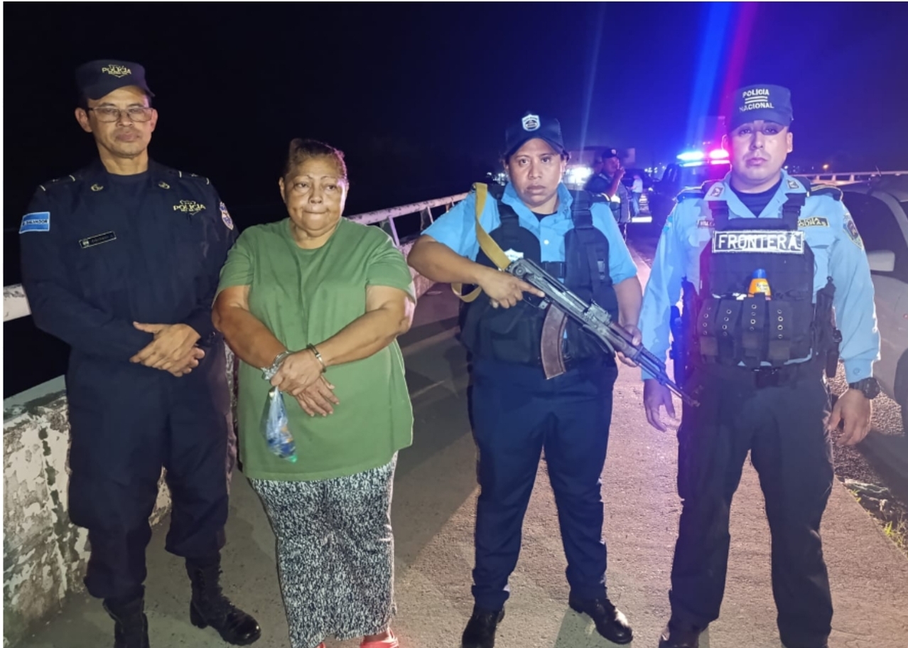 Policía nicaragüense entrega a la marera “canecha” a El Salvador