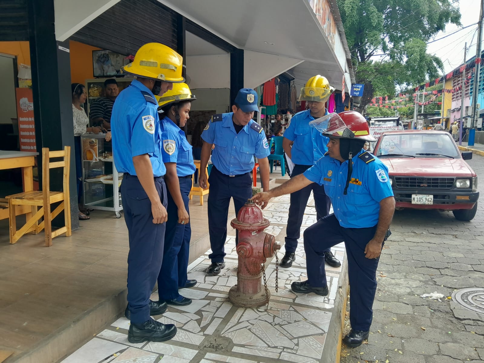 Inspeccionan sistema eléctrico en tramos del mercado Roger Deshón de Managua