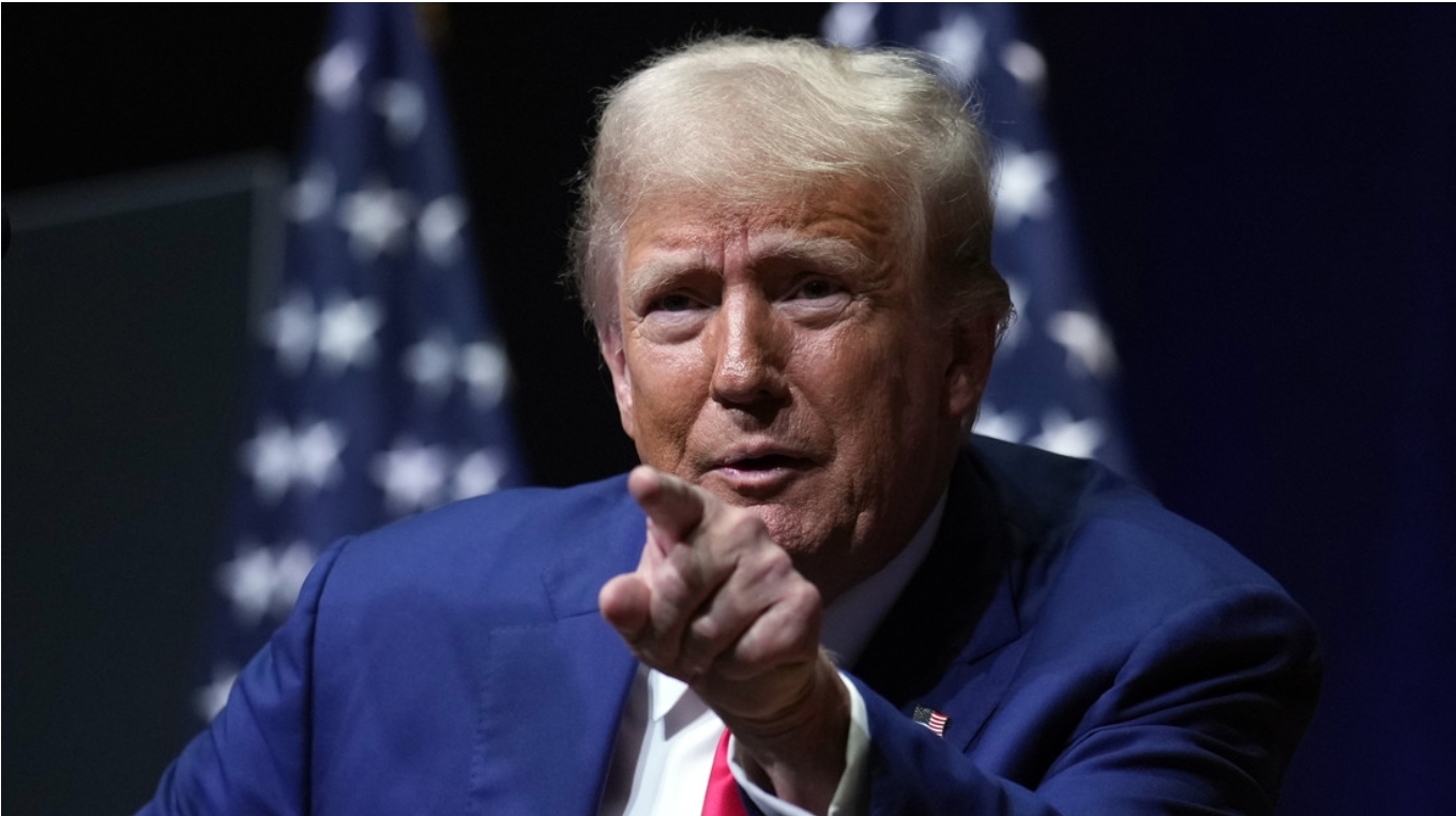 Trump redobla su cruzada verbal contra Harris: “¡Estás despedida!”, “Eres la risa de una loca!”