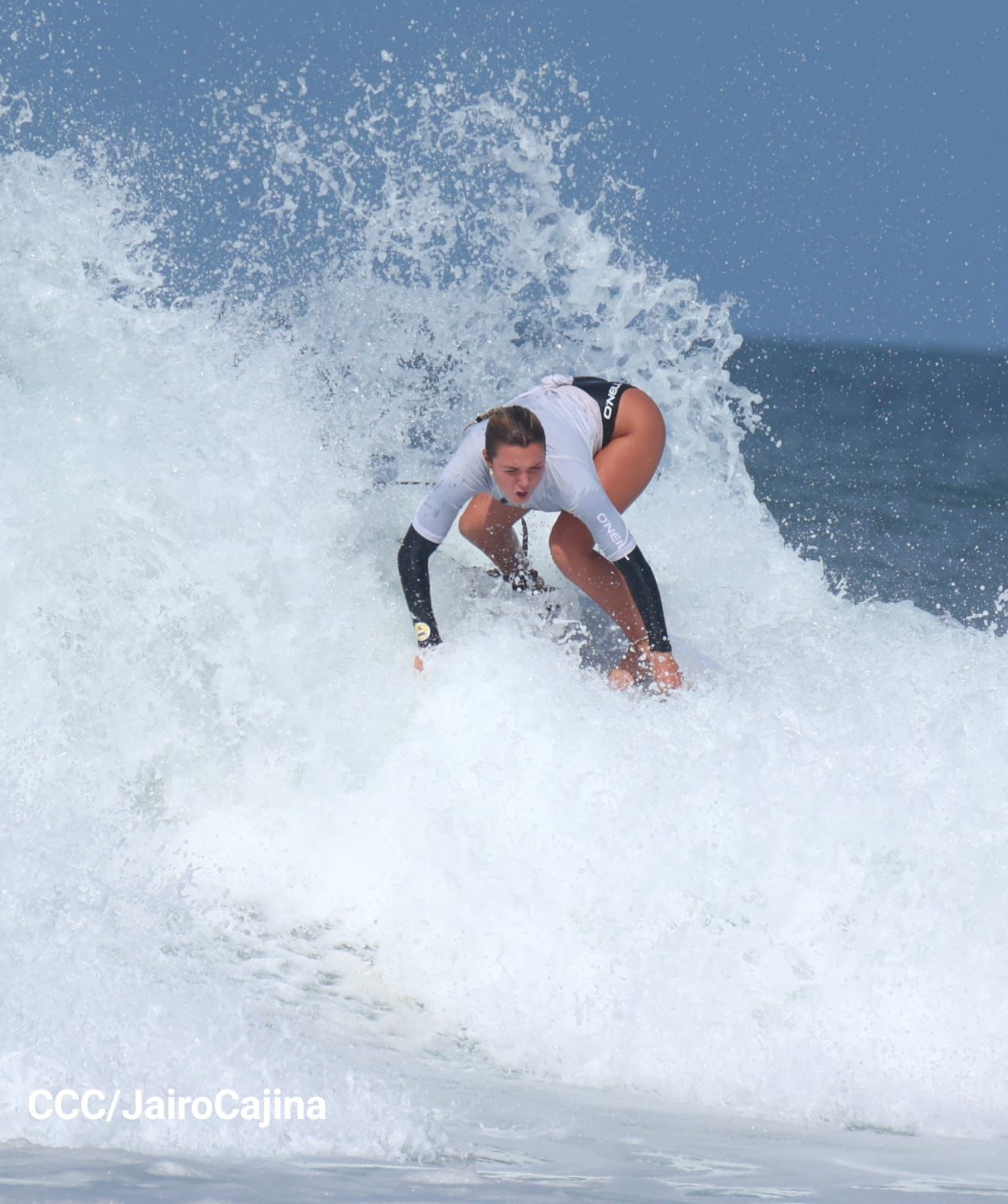 Candelaria Resano vuelve a surfear tras su participación en los Juegos Olímpicos