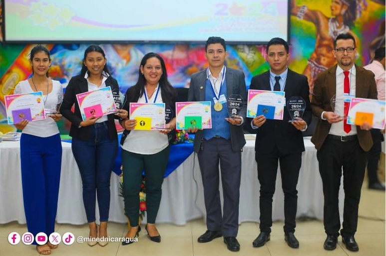 MINED premia docentes